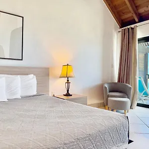 Sapphire Beachfront Renovated 1200 Sf! - Free Wi-fi Apartment Nazareth